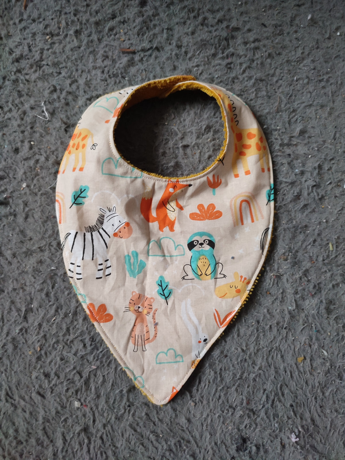Bavoir bandanna pour bébé